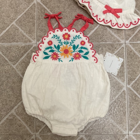Haute Hippie Kids Style Embroidered Romper & Hat - Picture 2 of 11